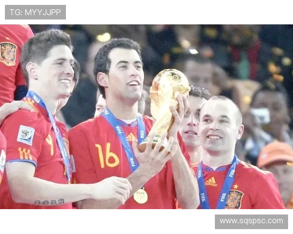 足球明星化身老年人展现人生智慧与幽默风采的精彩表演