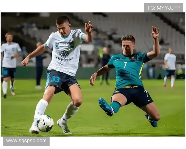 足球明星们的欢乐瞬间打闹视频合集尽显球场外的趣味与友谊 足球明星们的欢乐瞬间打闹视频合集尽显球场外的趣味与友谊