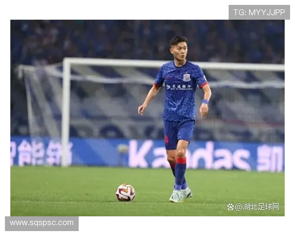 足球明星蒋圣龙的成长历程与职业生涯全解析 足球明星蒋圣龙的成长历程与职业生涯全解析
